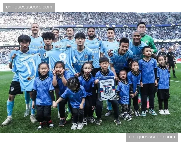 中超俱乐部联合发起“足球进校园”公益活动,覆盖百所小学 中超俱乐部联合发起“足球进校园”公益活动,覆盖百所小学